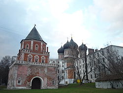 Покровский собор и Мостовая башня